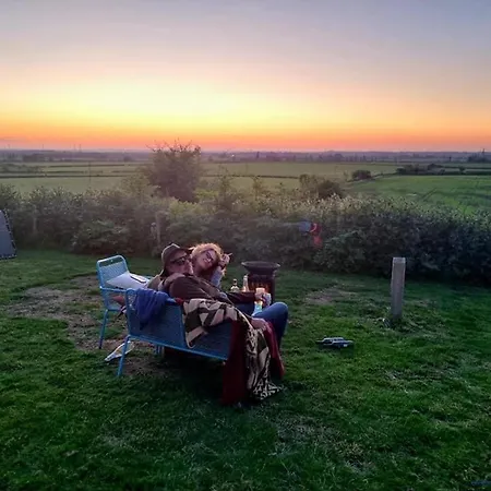 Japanese Tent Secret Garden Glamping Hotel Newark-on-Trent  Room photo