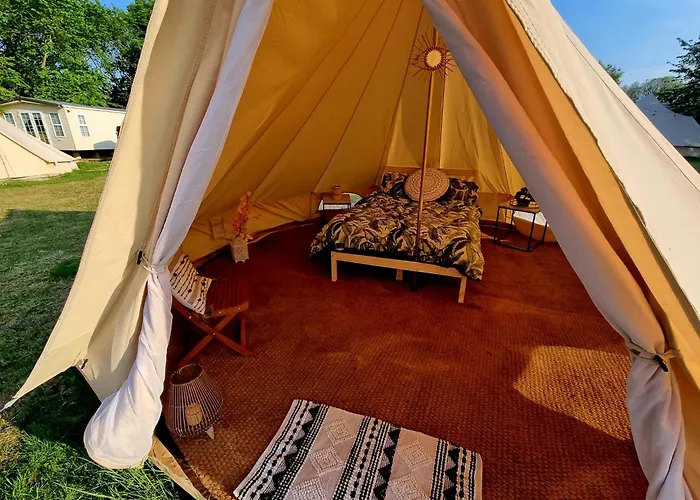 Japanese Tent Secret Garden Glamping