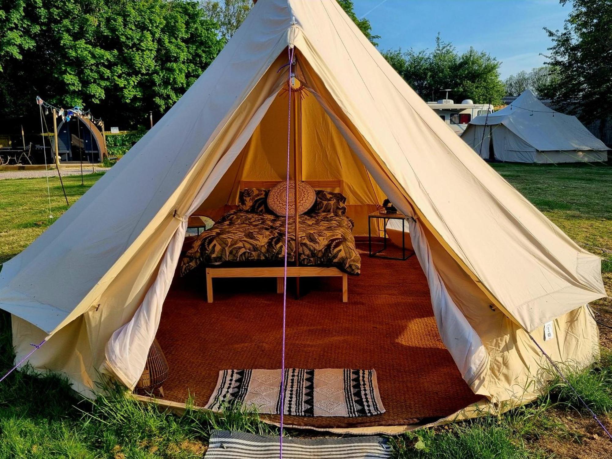 Japanese Tent Secret Garden Glamping * Newark-on-Trent (Nottinghamshire)